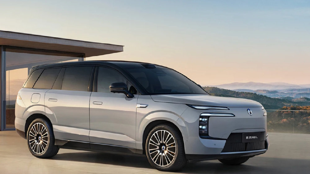 高端“双引擎”驱动 腾势与方程豹共塑比亚迪新高度