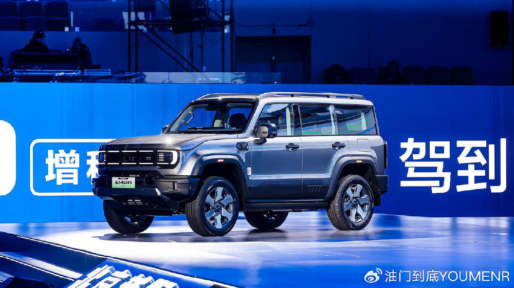 BJ40增程元境智行版：限时焕新价19.48万元，硬派SUV走向智能时代？