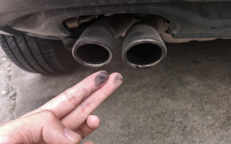 汽车排气管冒白烟，是燃烧产生的水所致？可能没你想的那么简单