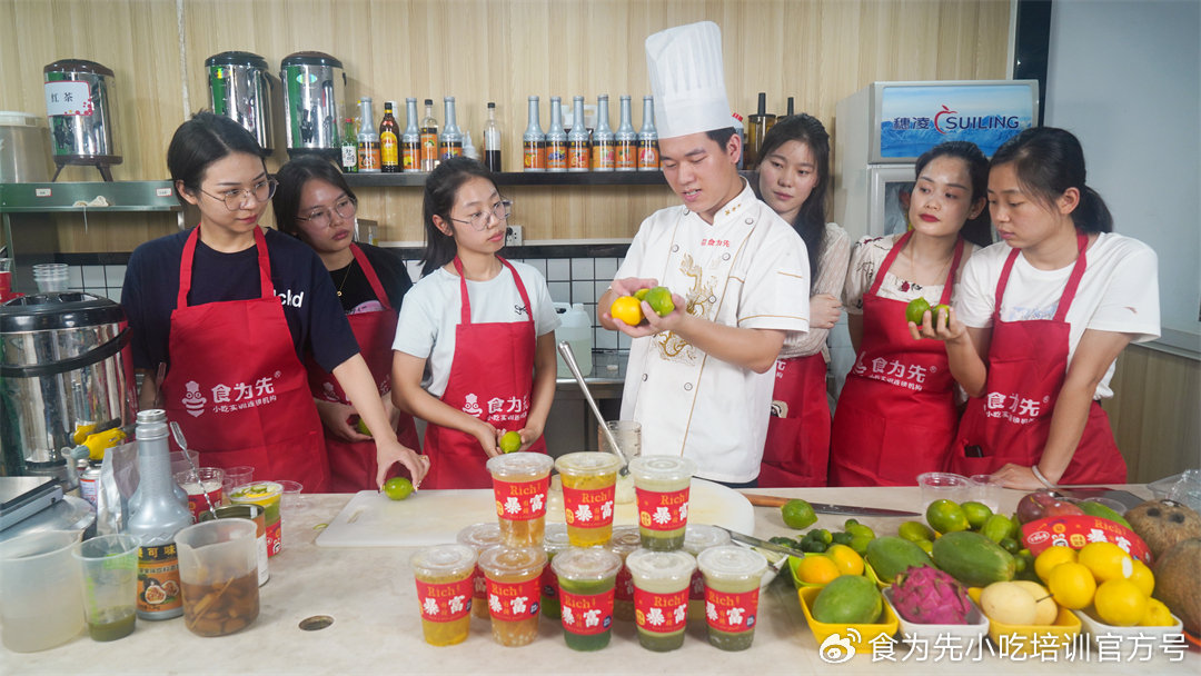 2026年小吃创业选什么？这2个火爆品类，低门槛易盈利不踩坑！