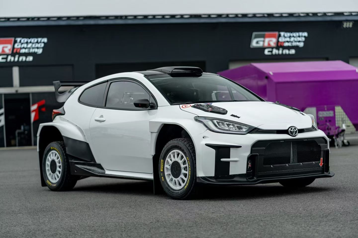 丰田Yaris GR WRC2组R5赛车 据悉这台赛车选装完400W人民币