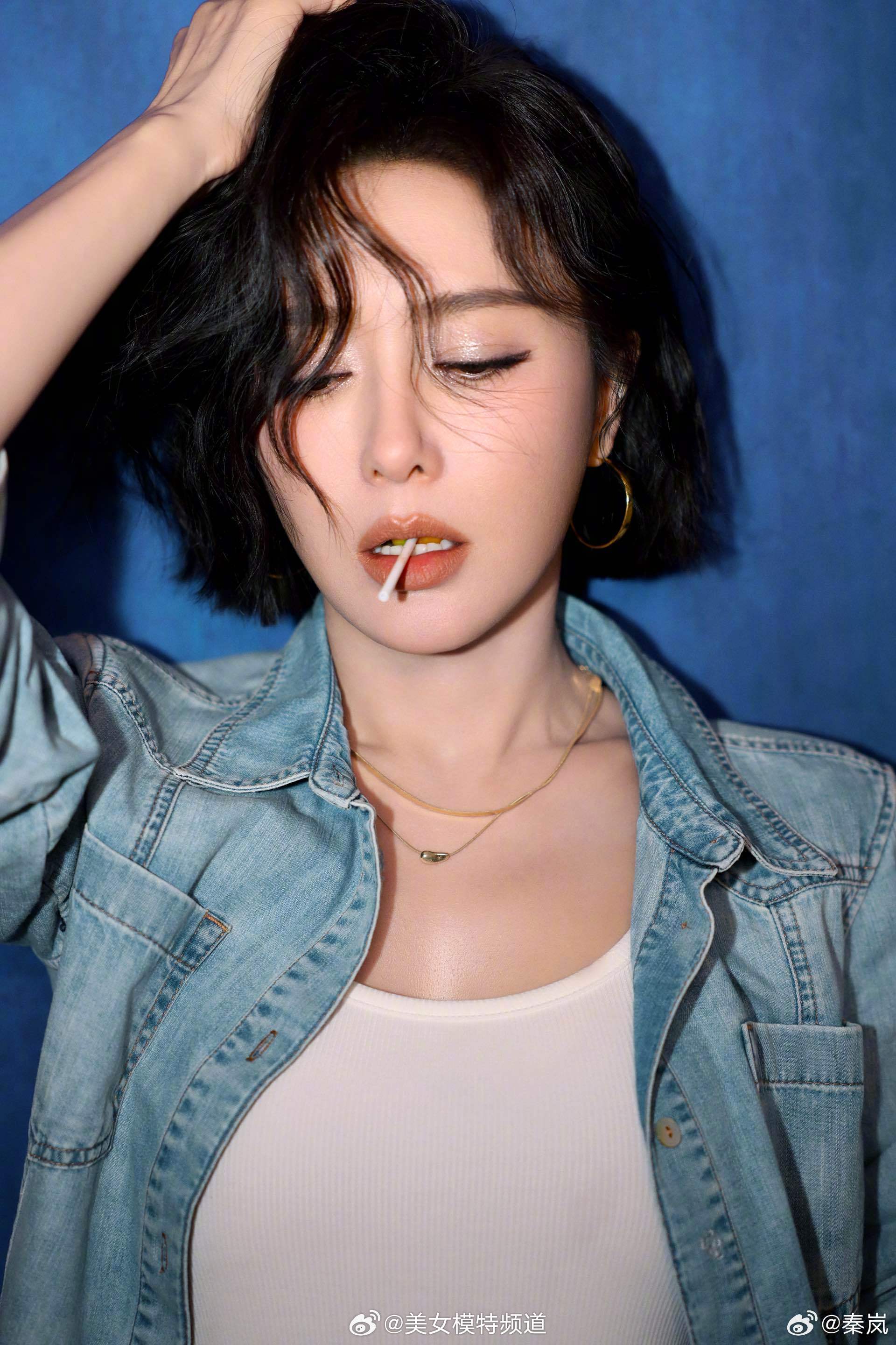秦岚卷发牛仔又酷又美