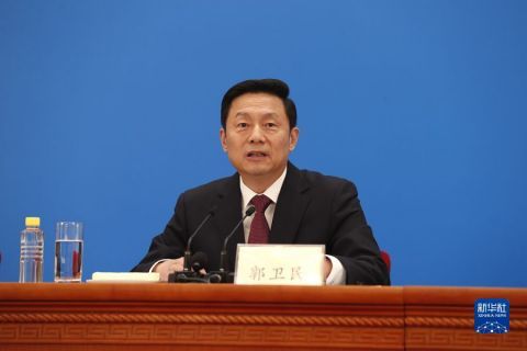 郭卫民:向正在太空遨游的“太空出差三人组”表示敬意休闲区蓝鸢梦想 - Www.slyday.coM 郭卫民:向正在太空遨游的“太空出差三人组”表示敬意休闲区蓝鸢梦想 - Www.slyday.coM