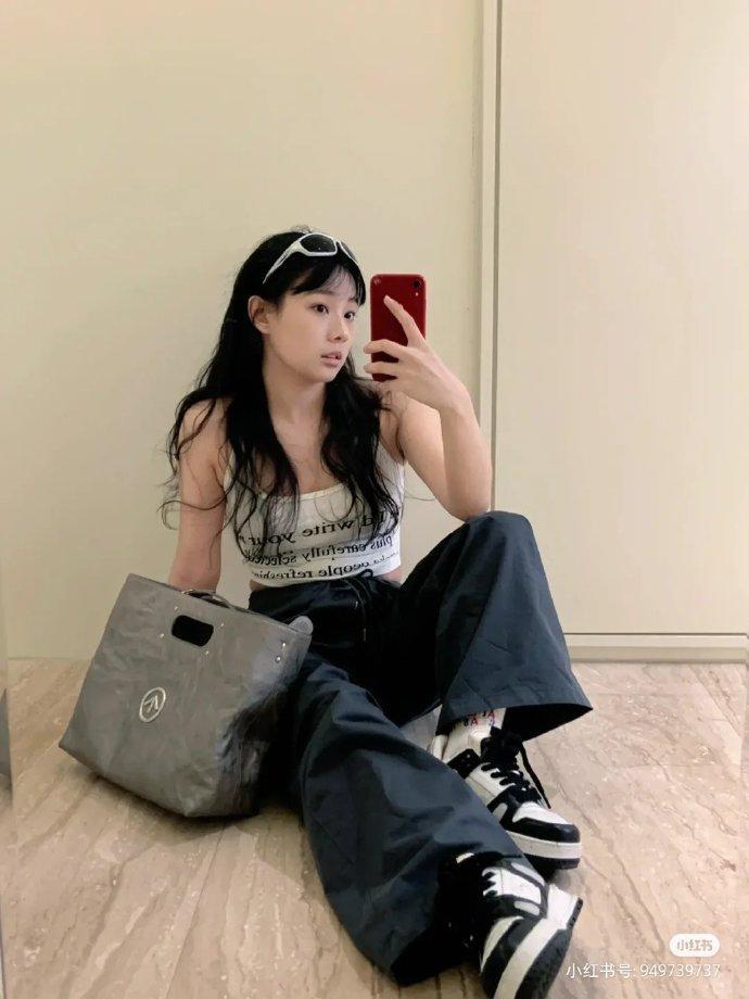 鲁照华小甜妹四张图片三种表情，真是影视圈百变女神-鲁照华视频