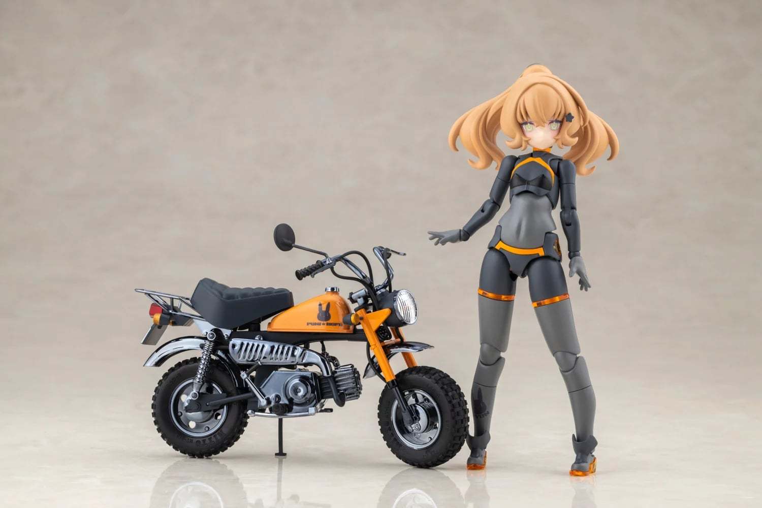 寿屋女神装置赛车兔兔与本田Z50J-1彩色原型公开，明日日本开启预定