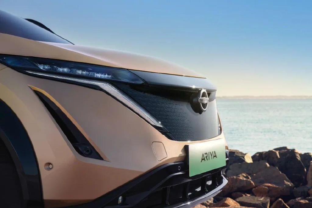 同级最舒适?“沙发厂”的这台新车,连扶手都是电动的!休闲区蓝鸢梦想 - Www.slyday.coM 同级最舒适?“沙发厂”的这台新车,连扶手都是电动的!休闲区蓝鸢梦想 - Www.slyday.coM