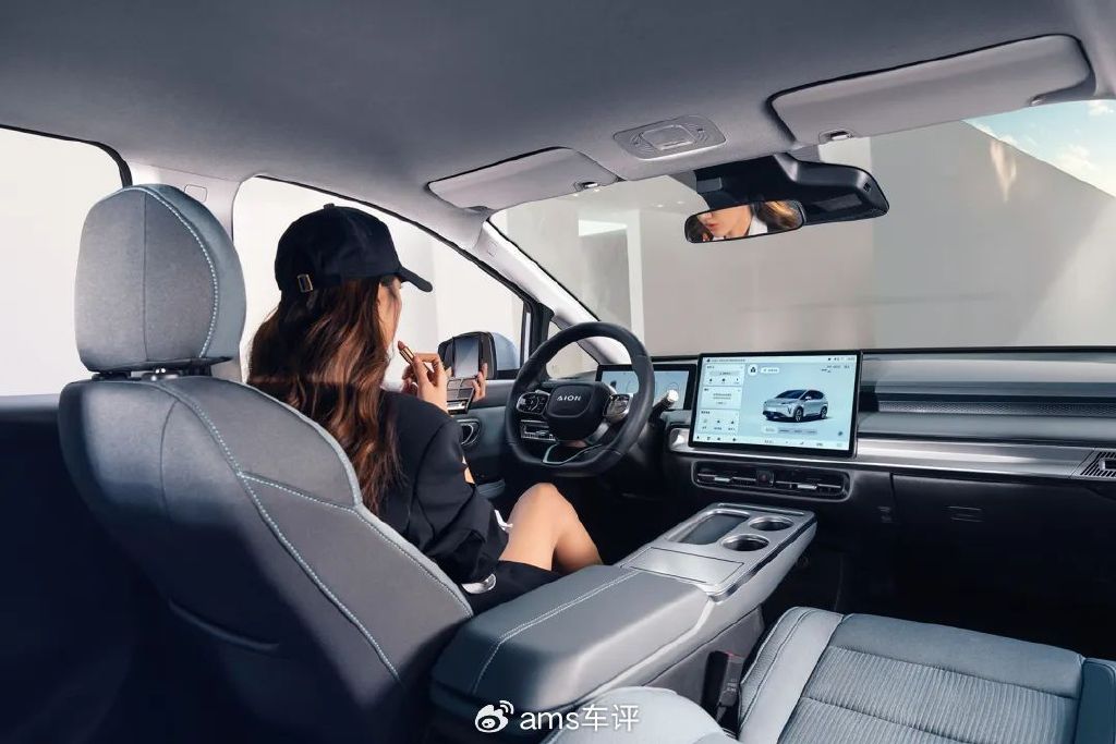 10万元出头就能“躺平”,纯电新来搅局者,没特点怎么行!