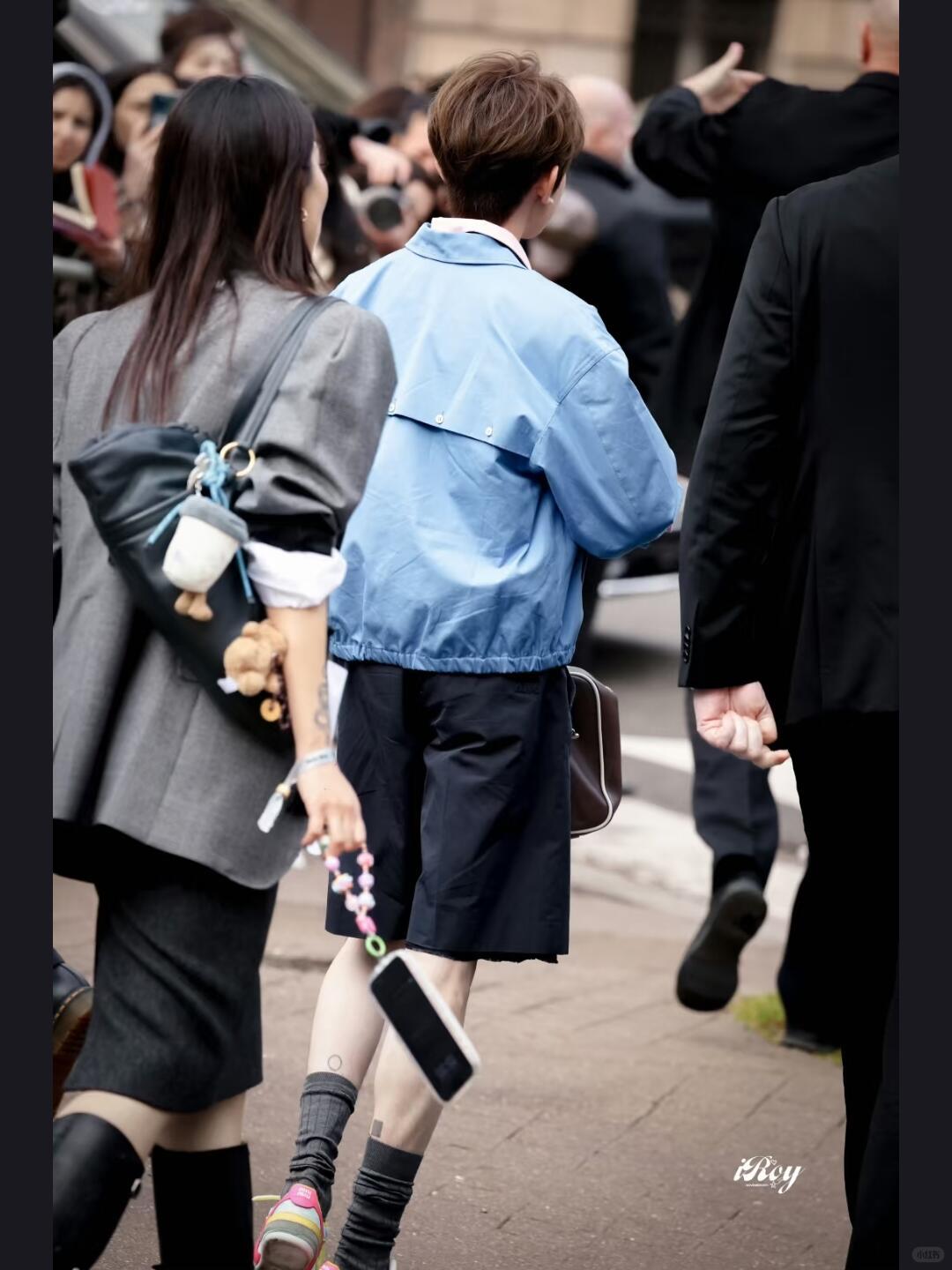 每一处纹身都藏着他的音乐故事，把热爱刻在身上，这份赤诚真的好动人