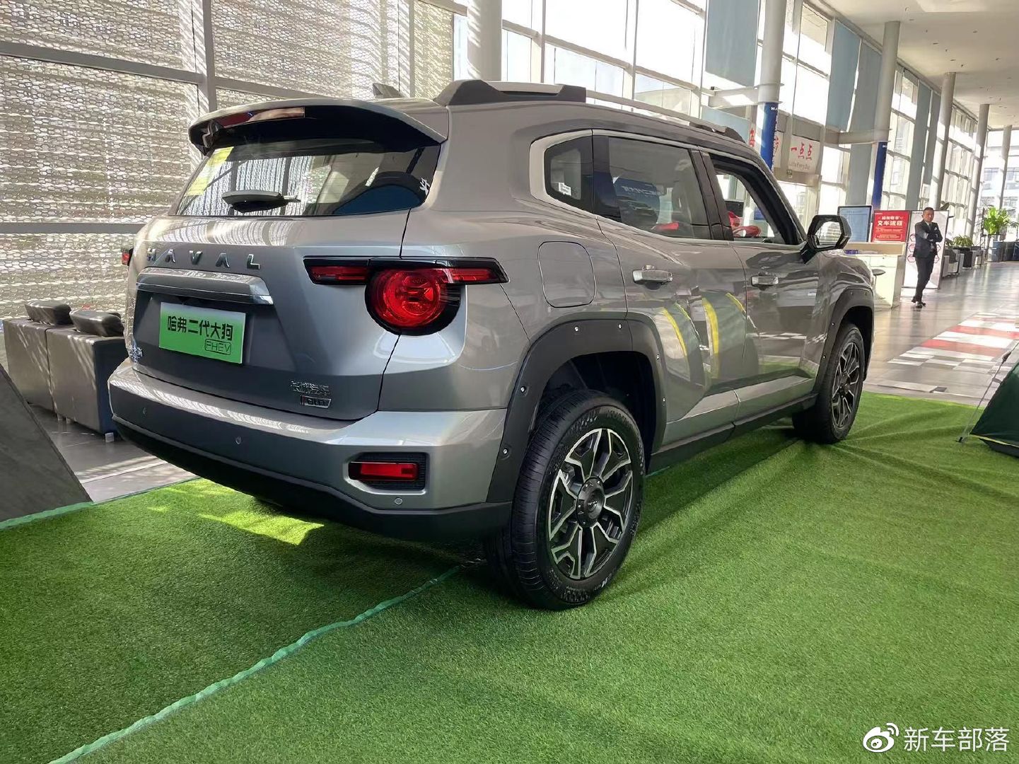 年轻人的轻越野SUV!哈弗二代大狗到店实拍,还有混动版