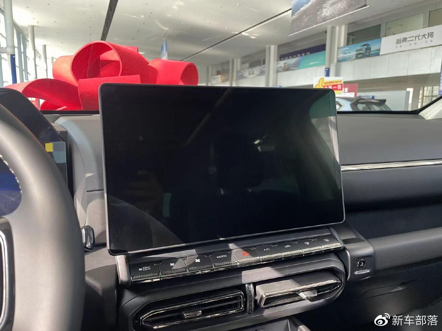 年轻人的轻越野SUV!哈弗二代大狗到店实拍,还有混动版
