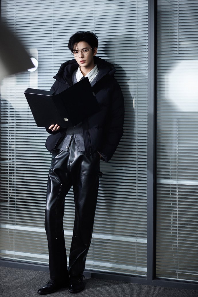 沈月毕雯珺搭档中国电影120周年活力之夜表演