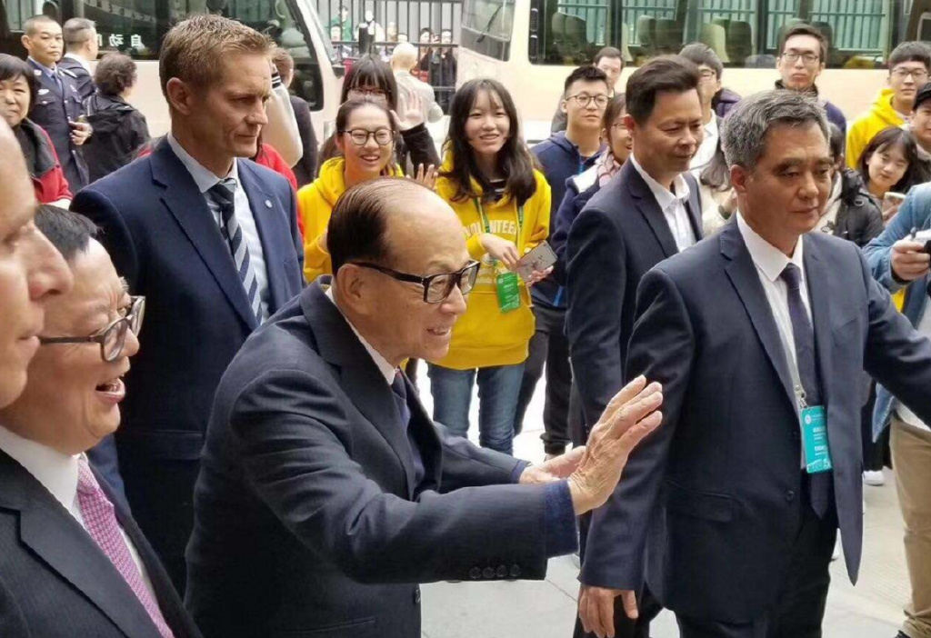 李嘉诚已成澳洲大地主，坐拥11万多亩地皮，每年又可收租几个亿