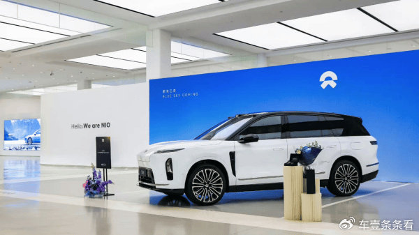 探店·调查丨蔚来月销4万辆背后：ES8萤火虫火爆，0首付提车诱人