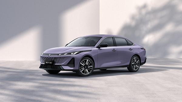 长安第四代逸动上市 打造全球智能家轿新标杆