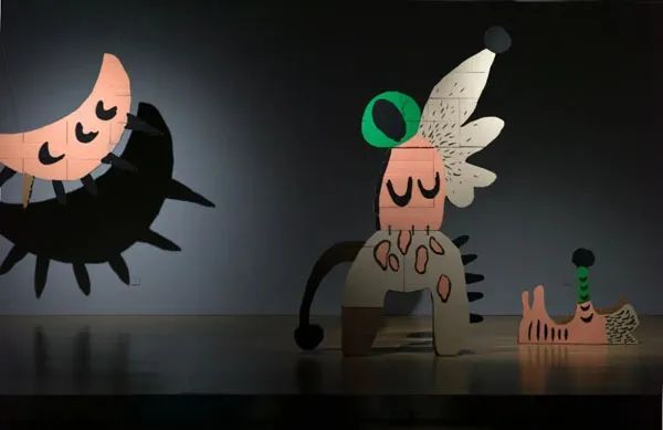 有可能是一份礼物——张天幕作品展在壹美术馆开展休闲区蓝鸢梦想 - Www.slyday.coM 有可能是一份礼物——张天幕作品展在壹美术馆开展休闲区蓝鸢梦想 - Www.slyday.coM