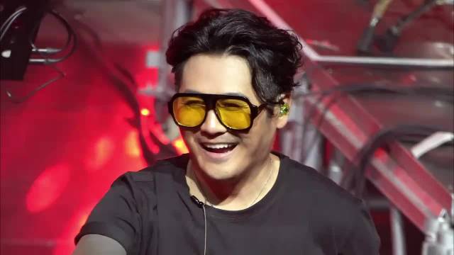 到底什么时候可以跟你约会牵牵手