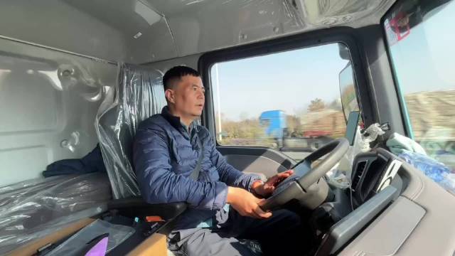 微纪录｜41岁新车送车员：把新车送往天南海北