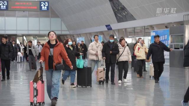 宁夏铁路部门全力应对春节假期返程客流高峰