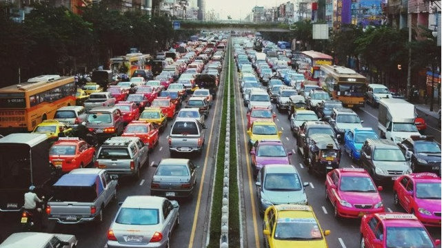 轮胎用多久后需要换位？维修师：超过这里程数还不换，可能会爆胎