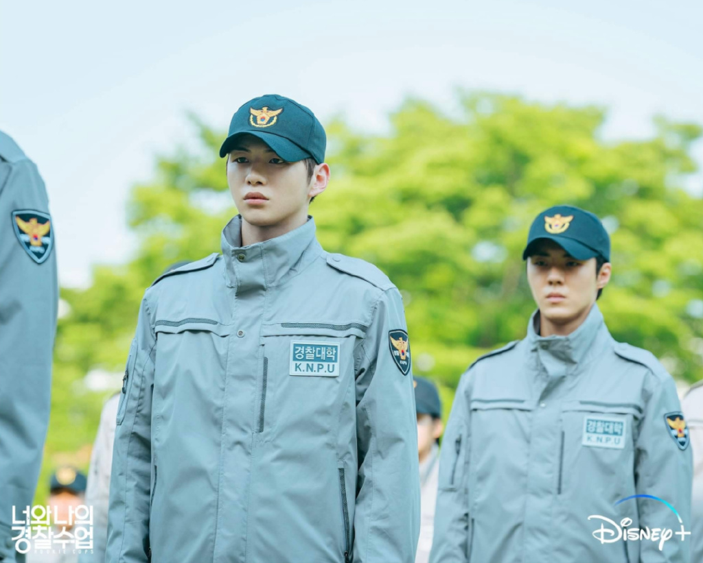 Disney+首部原创韩剧，开局不利，却揭开<a href=