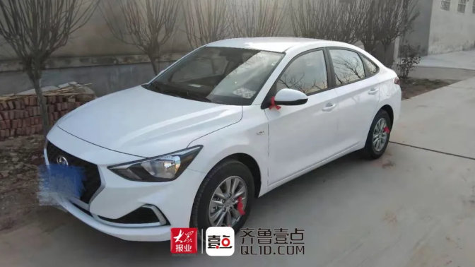 泰安车主新车上险，保单与实际付款不符，销售：差价为″服务费″