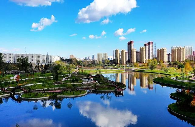 鹤岗现在哪有夜晚站小巷