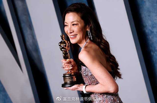 61岁获奥斯卡影史上首位华裔影后，杨紫琼的成名史，和她背后的故事休闲区蓝鸢梦想 - Www.slyday.coM