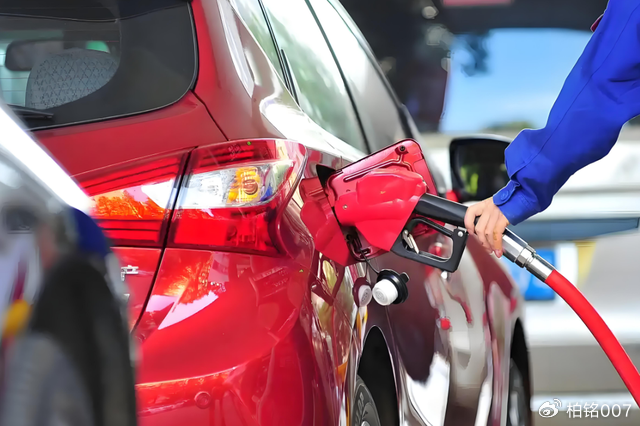 谁说日系车不行？靠节油混动力压电车，姜还是老的辣！