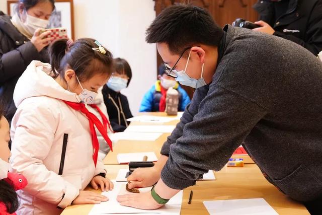 囡囡们在这处旧址体验木刻版画制作~休闲区蓝鸢梦想 - Www.slyday.coM 囡囡们在这处旧址体验木刻版画制作~休闲区蓝鸢梦想 - Www.slyday.coM