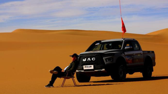 与风景对话，你需要一位“会穿搭”的皮卡旅伴