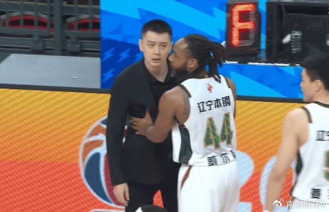 硬刚到底？杨鸣工作室8字回应CBA争议吹罚，球迷：霸气