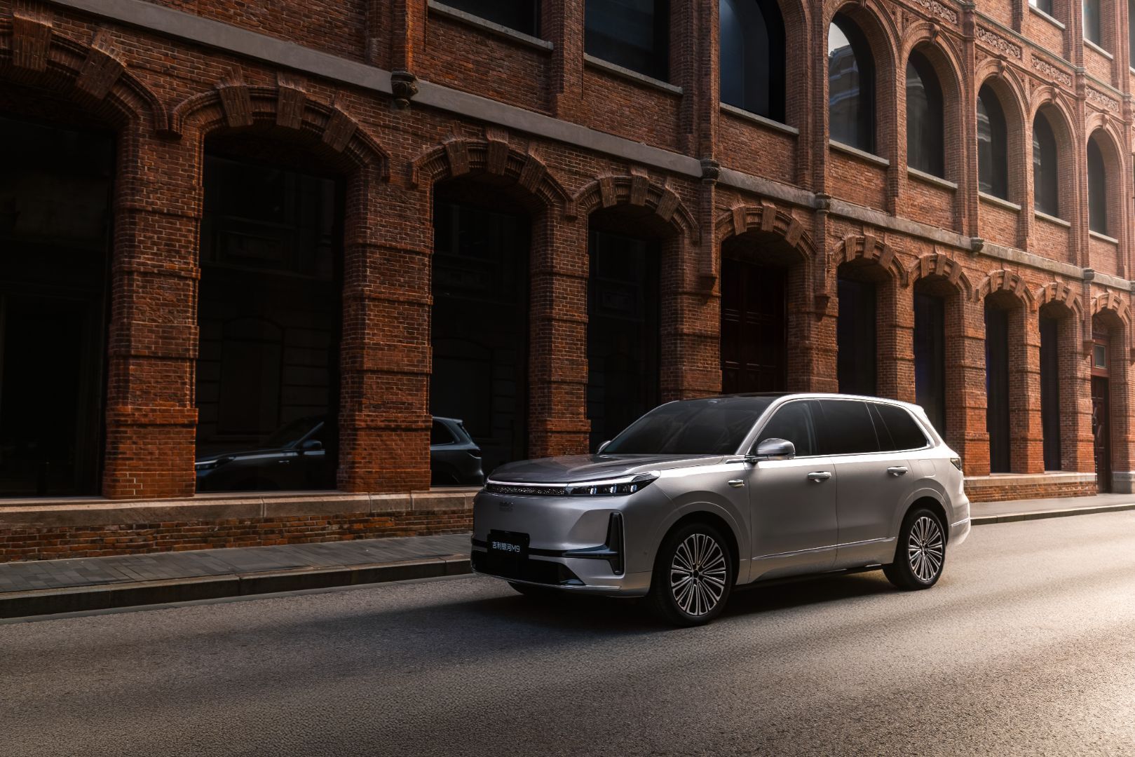 20万级大六座SUV首选！吉利银河M9连续三月销量破万