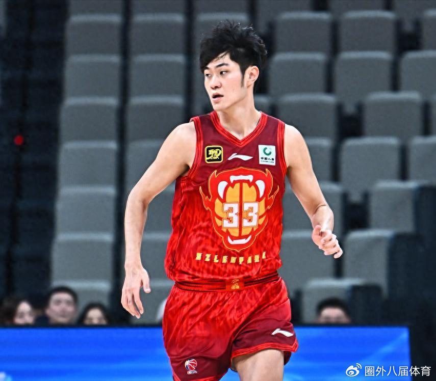 郭士强该出手！深圳21岁新星崛起，场均17.2分，接班周鹏没悬念