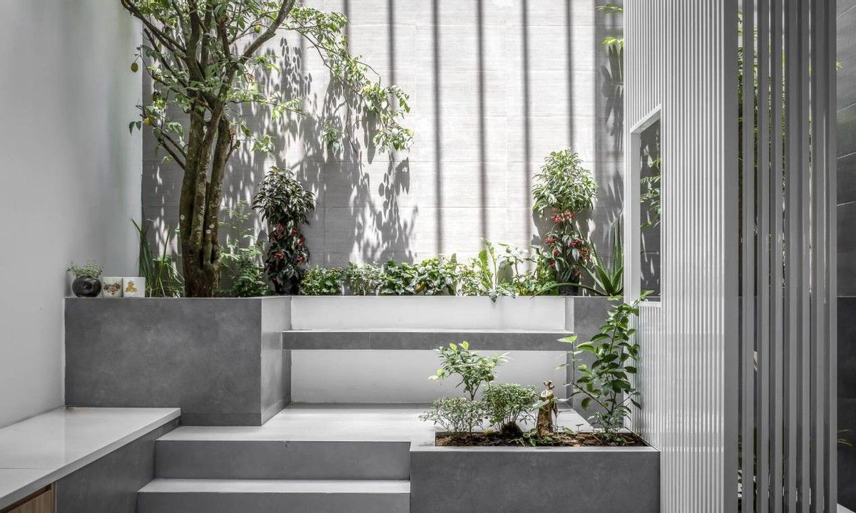 能在越南有这么一栋别墅，我也羡慕了，天井、室内花园，真惬意啊