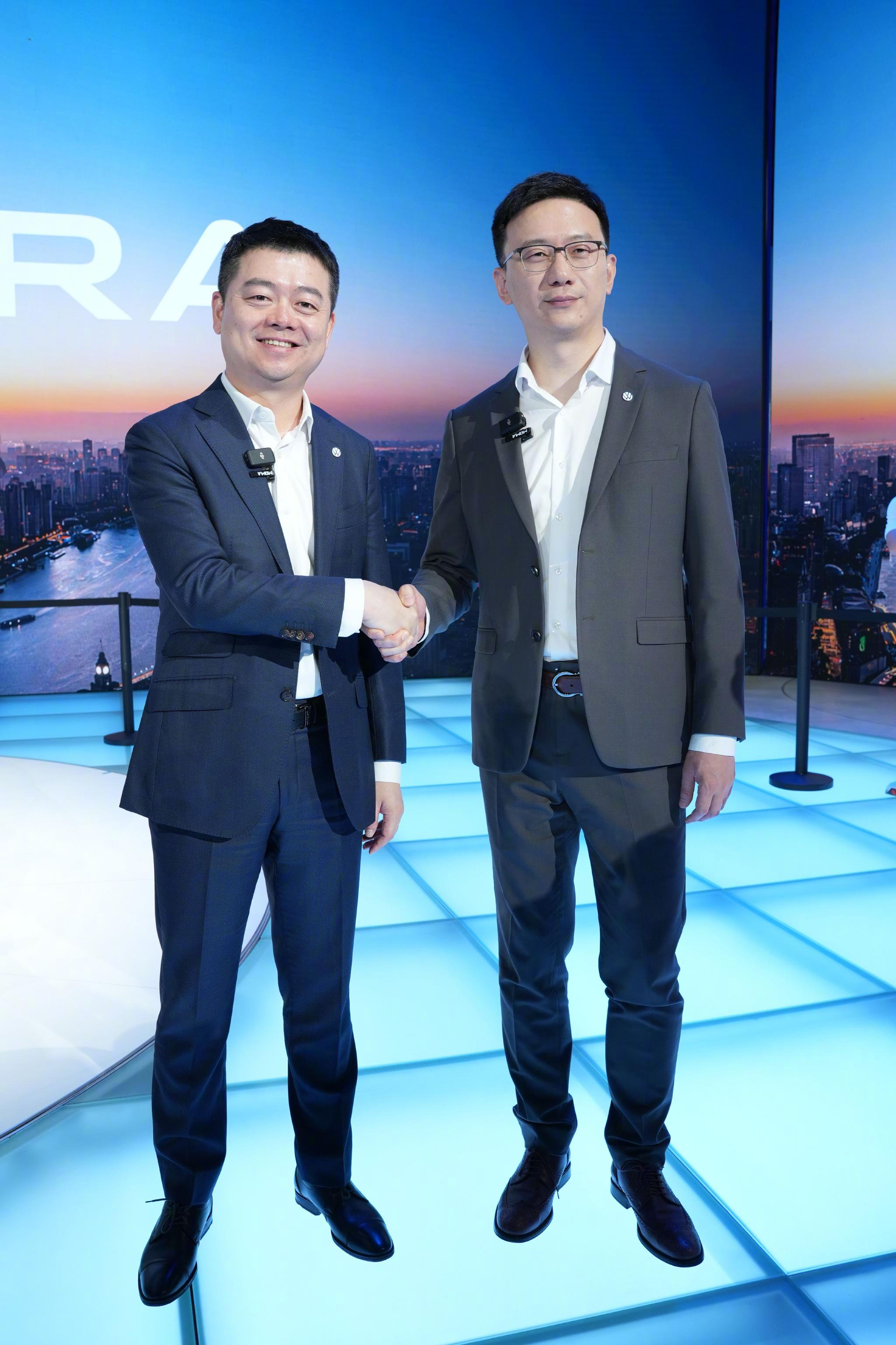 南北大众两大领导首度同框，上演“相爱相夸”名场面