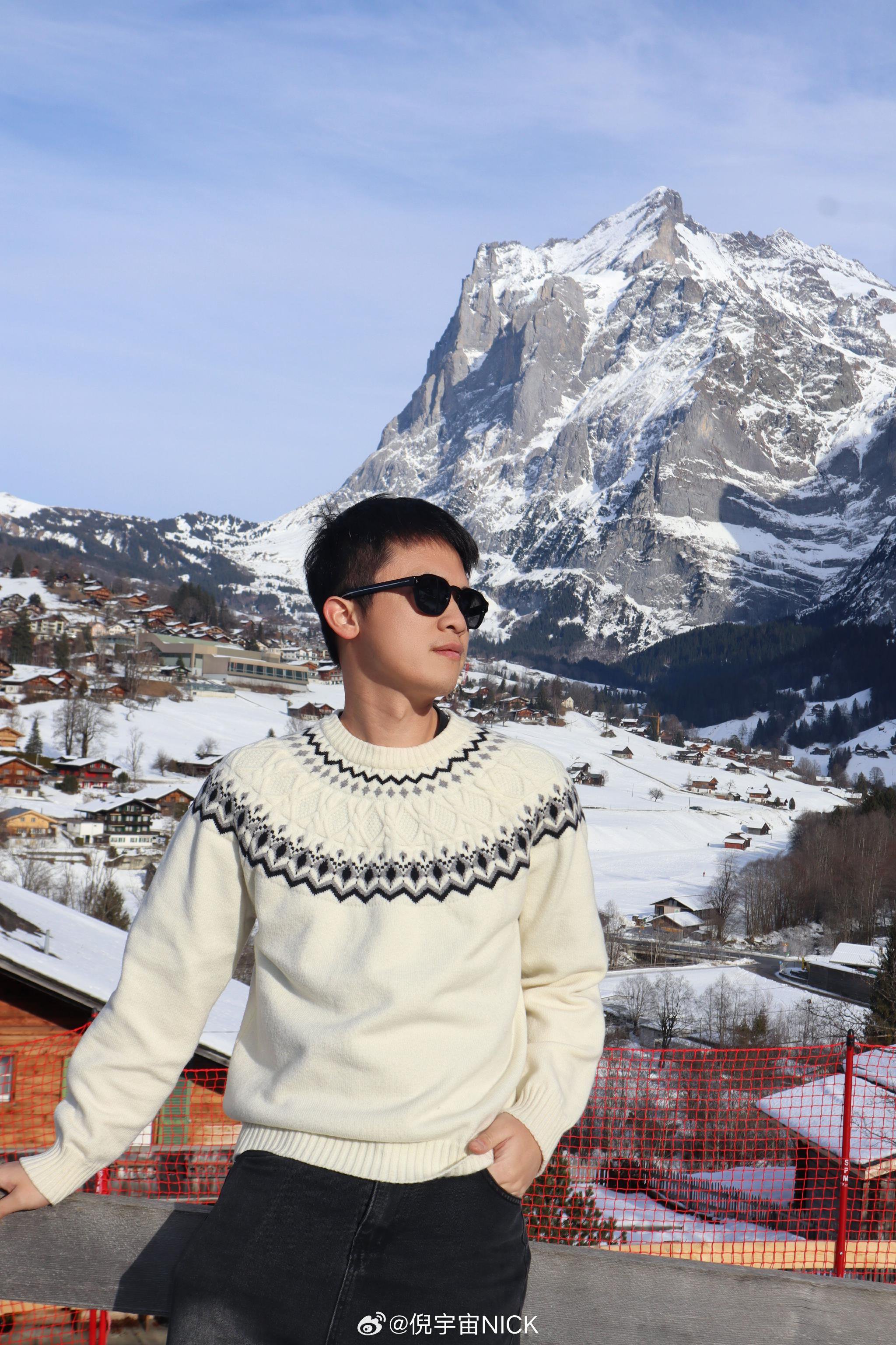 中国车主驾吉利银河M7畅游瑞士