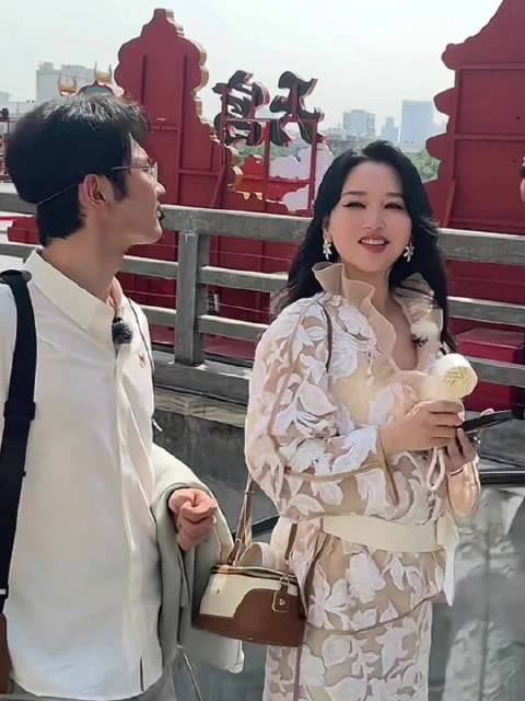 金莎怀孕传闻引热议，尊重个人选择