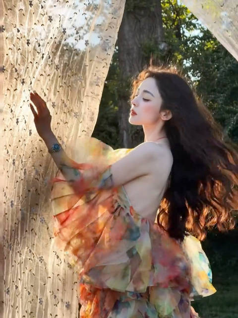 古力娜扎告诉你这就是夏天的美感！