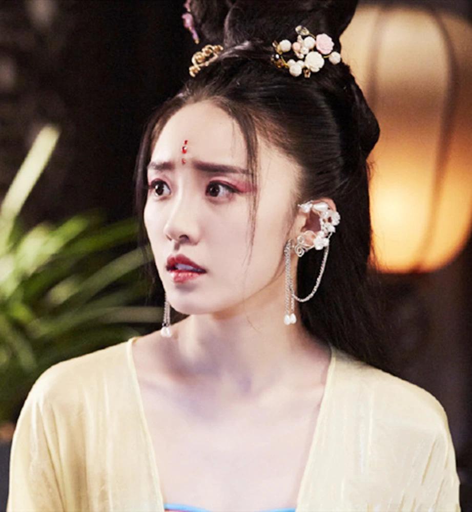 "林有有"张月古装造型曝光,妖娆妩媚似妲己,怪不得许幻山着迷