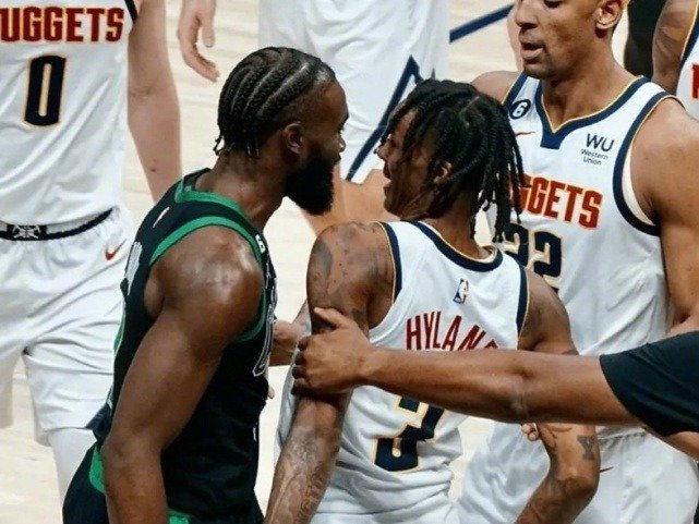 双探花合砍65分凯尔特人主场力克强敌 巩固联盟第一战绩