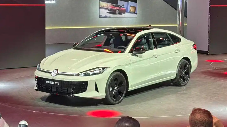 新款凌渡L换装1.5T EVOⅡ发动机，动力提升，变速箱仍为干式双离合