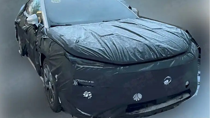 对标星舰7 EM-i？吉利银河插混新车谍照曝光，或将搭载11合1电驱