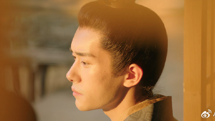 白月光回归！易烊千玺惊喜客串《长安的荔枝》，原来还有11位演员演过