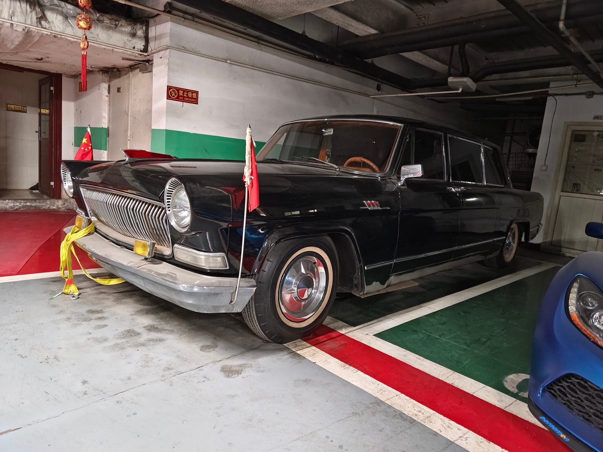 发现一个狠货地库，跟逛车展是的