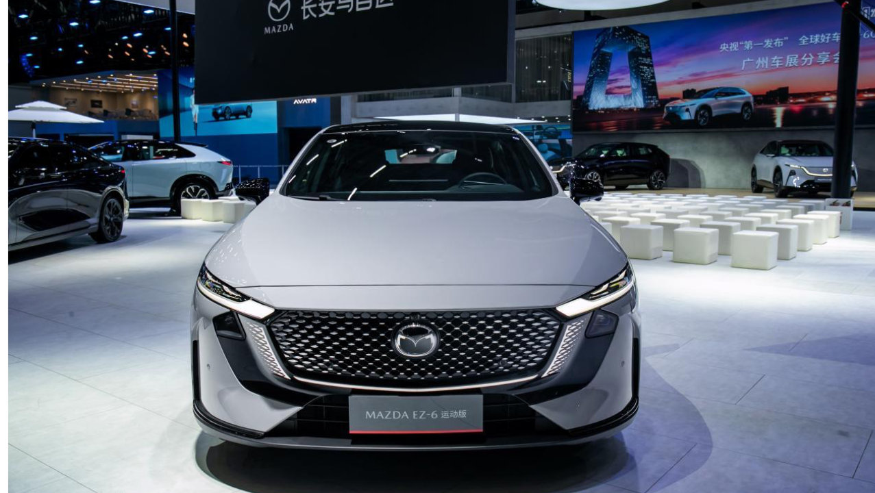 央视“第一发布”全球好车EZ-60领衔 长安马自达新能源矩阵闪耀车展