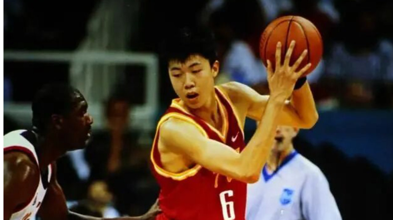 王治郅入选FIBA名人堂｜中国篮球第五人｜一代中锋的时代印记