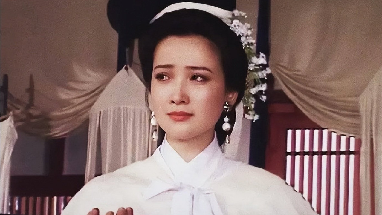 许亚军何晴儿子不久前才亮相杂志，何晴生前称离婚后两家关系融洽