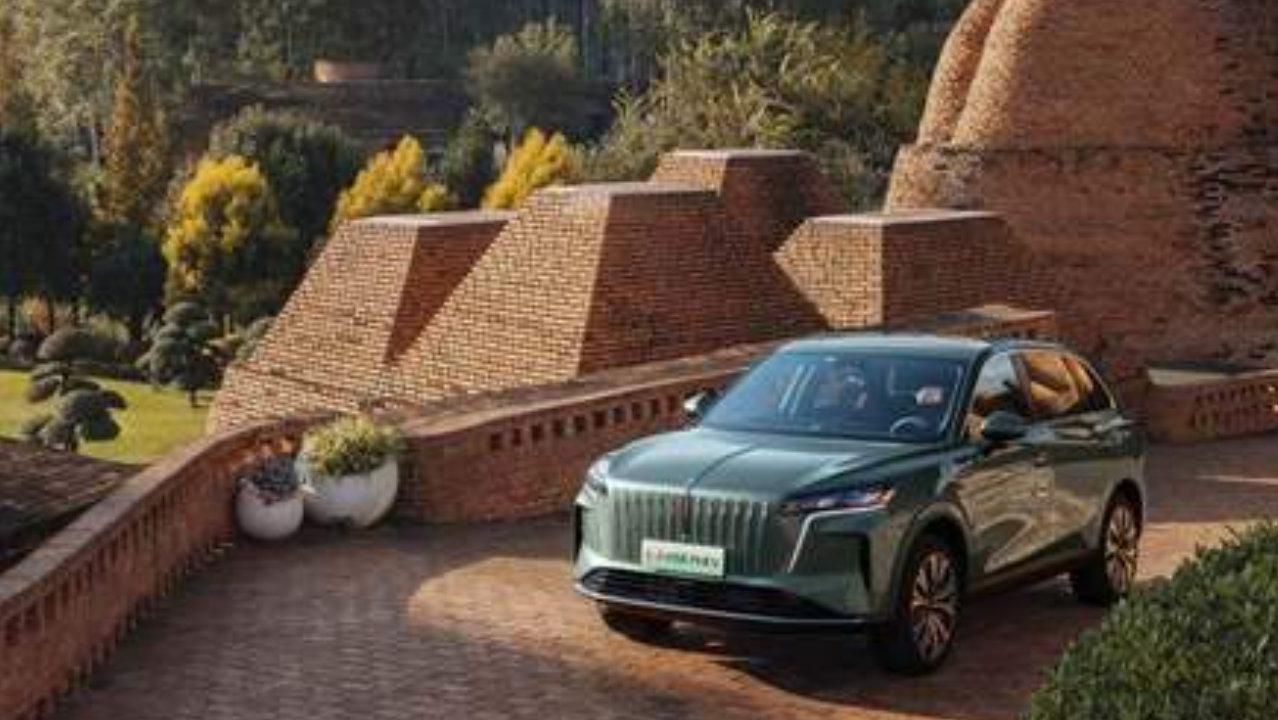 兑现“更好的大五座” 红旗HS6 PHEV 17.88万元起售