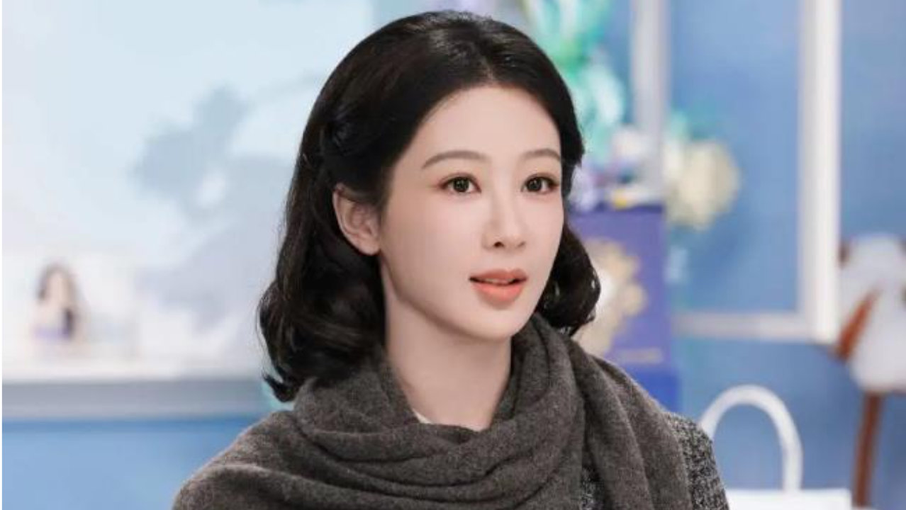 杨紫和秦俊杰分手后，杨紫回应如何爱自己“少吃、多睡、戒色”