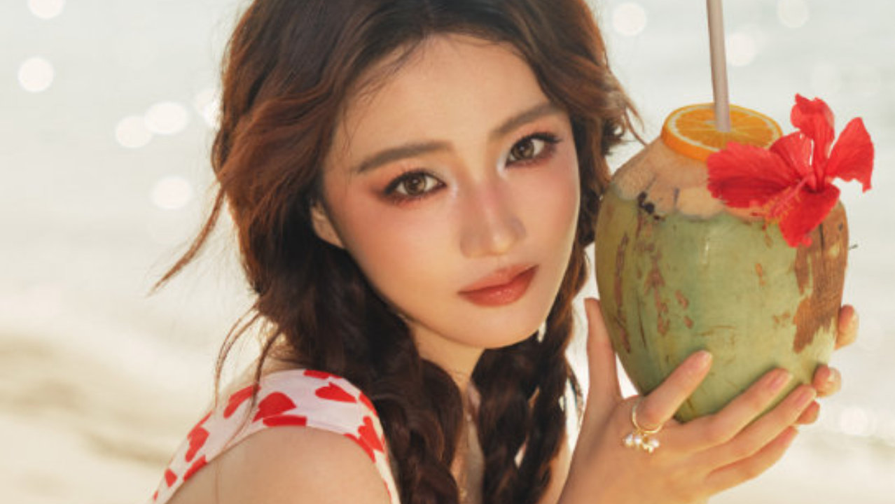 徐璐登Trendmo趋势封面，定格夏日松弛感